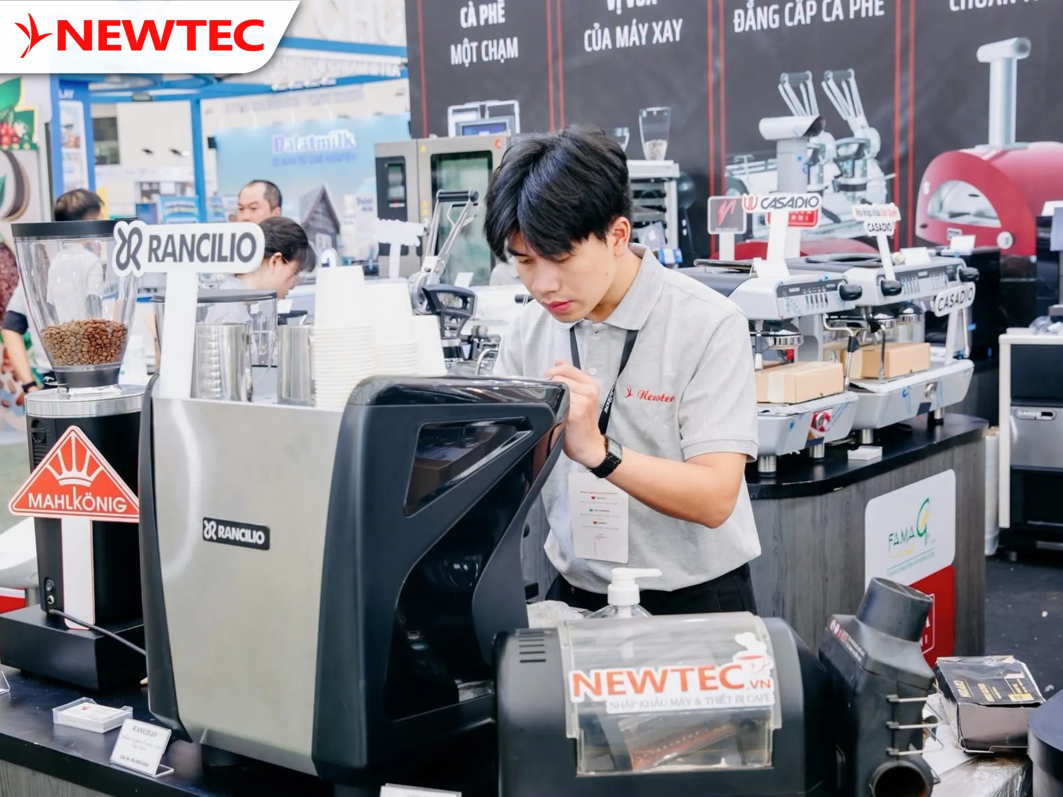 nhan-vien-newtec-van-hanh-may-pha-ca-phe-rancilio_12.webp (195 KB)