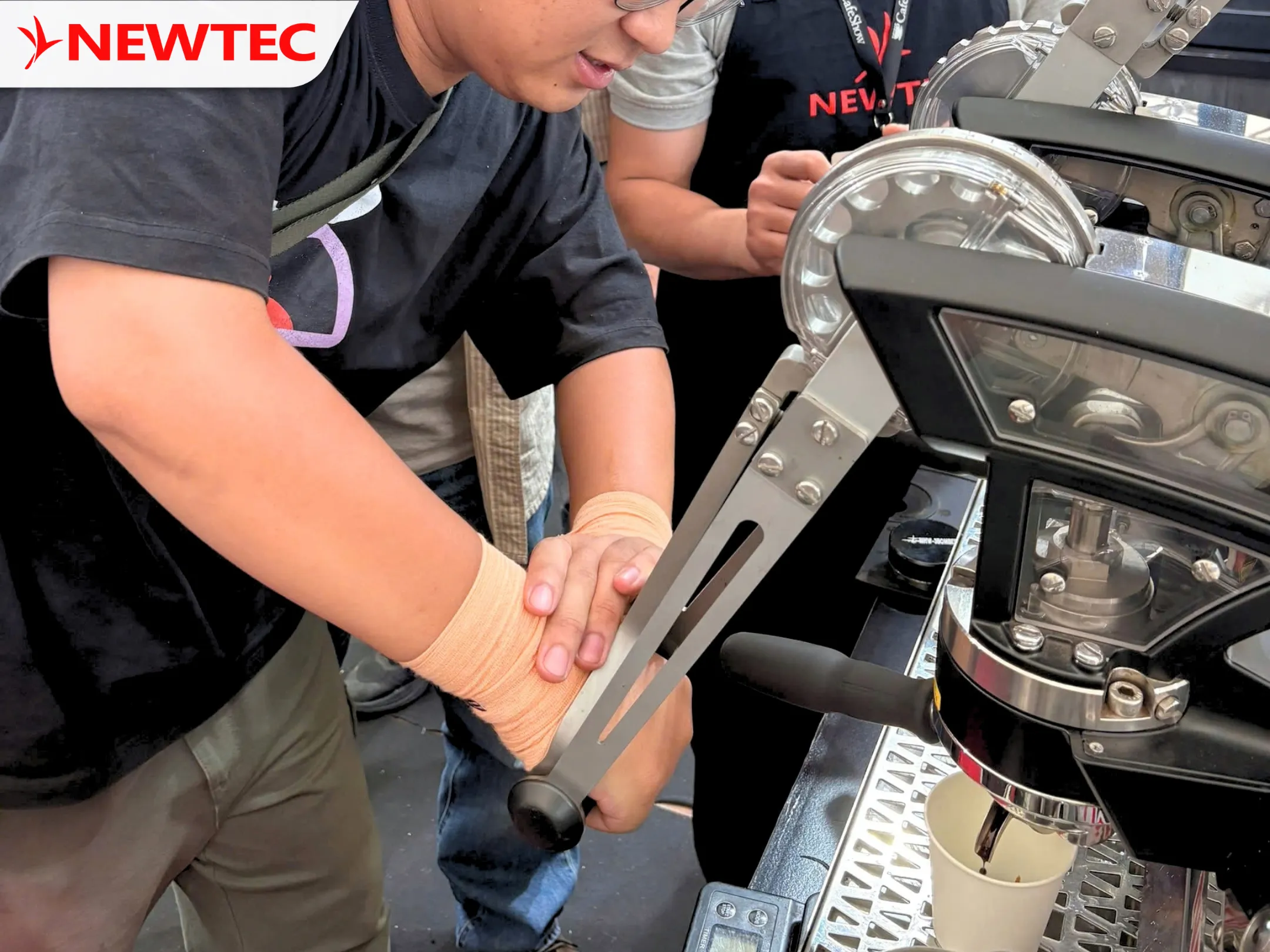 trai-nghiem-chiet-xuat-espresso-cung-la-marzocco-leva_14.webp (208 KB)