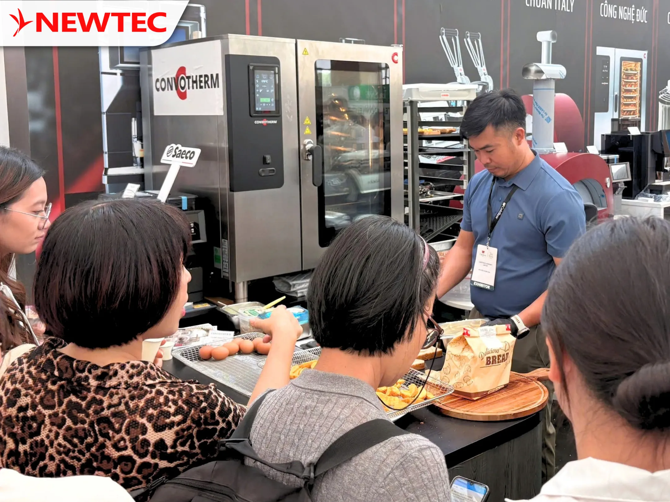 trinh-dien-che-bien-am-thuc-cung-lo-hap-nuong-da-nang-convotherm-tai-cafe-show-hanoi-2026_15.webp (302 KB)
